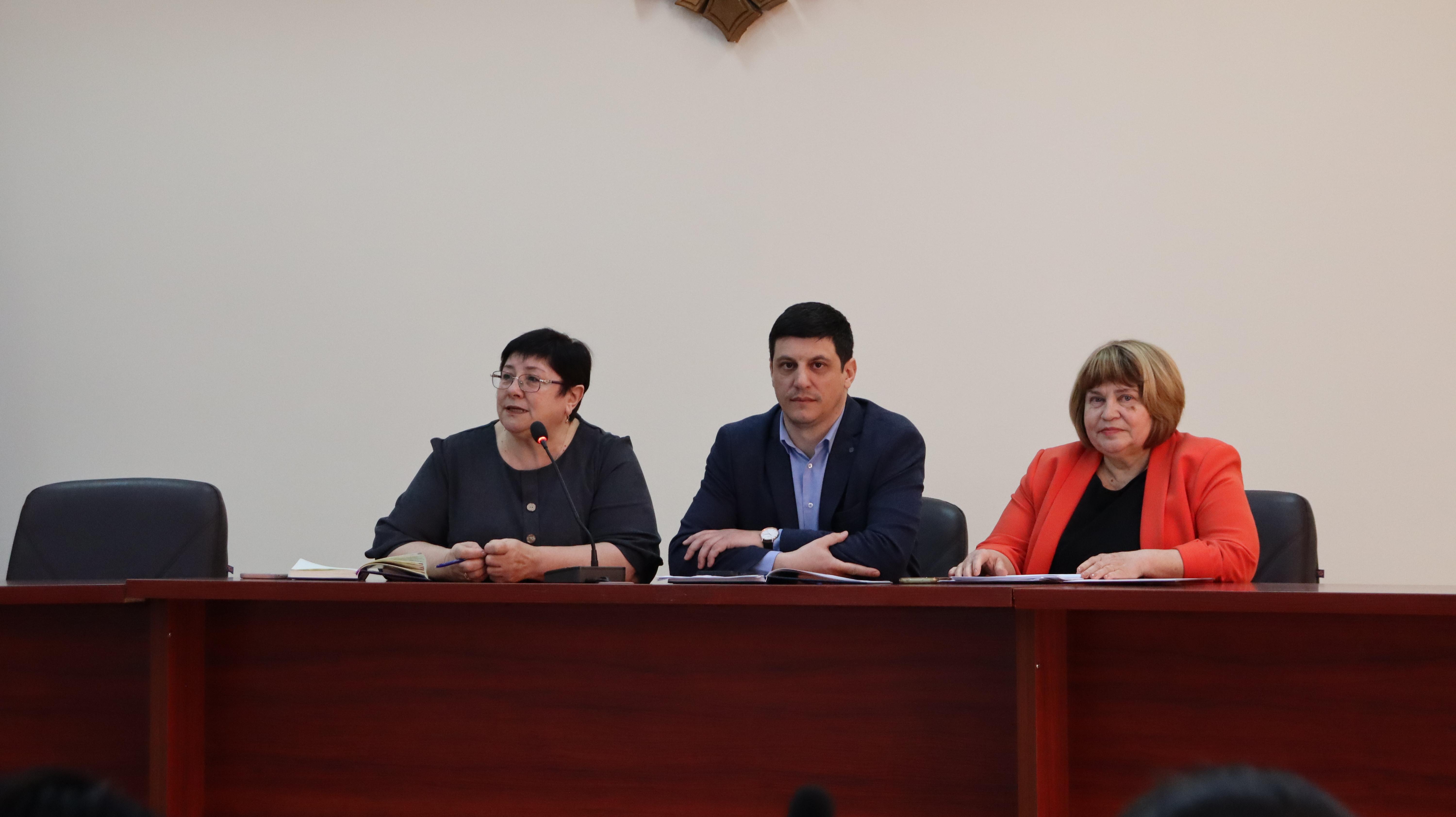  Ședință de lucru privind unele aspecte ale procesului bugetar în domeniul educației